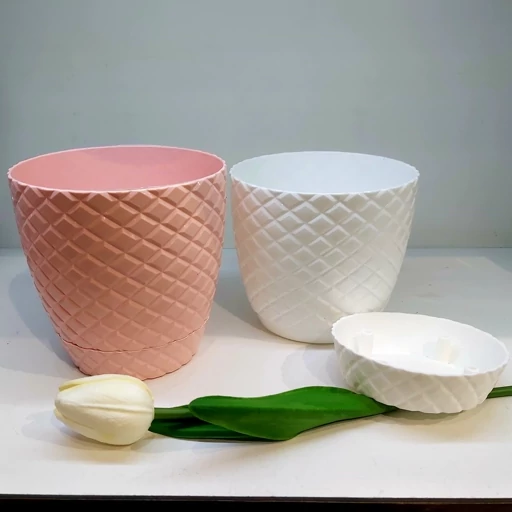 گلدان های پلاستیکی در بابل