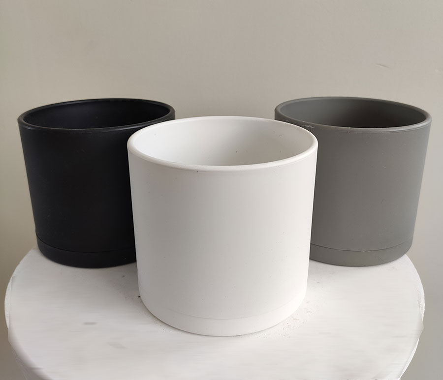 گلدان های پلاستیکی بزرگ در شیراز