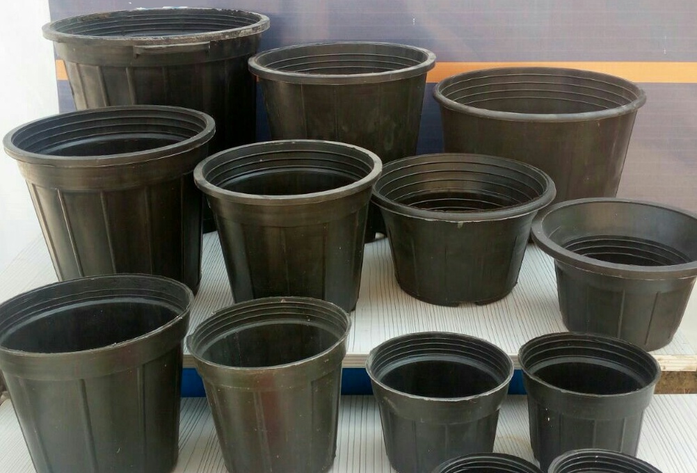 گلدان های پلاستیکی مشکی