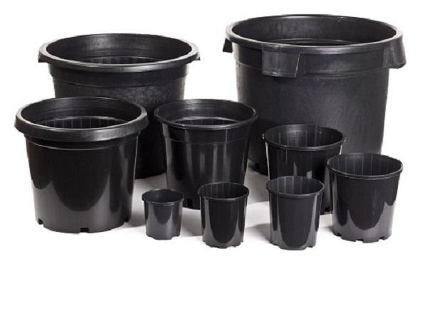 گلدان‌ های پلاستیکی مشکی