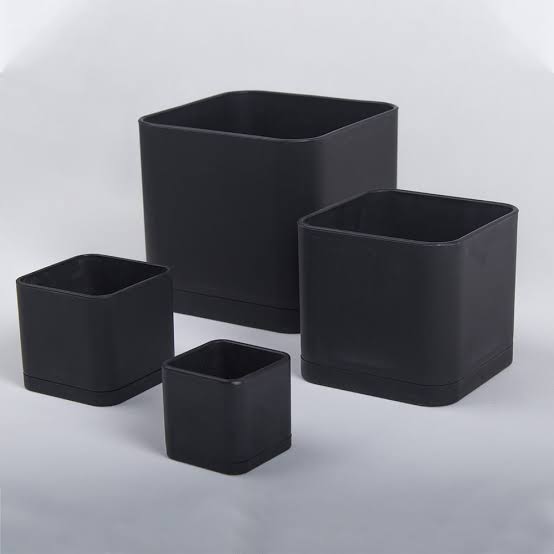 گلدان‌ های پلاستیکی مکعبی