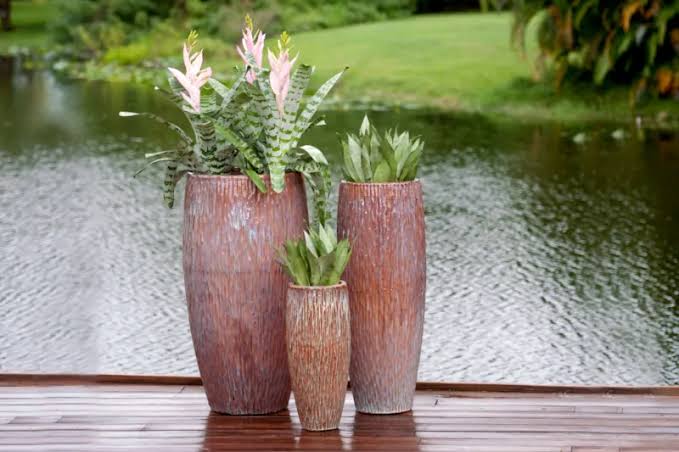 گلدان‌ های پلاستیکی بزرگ