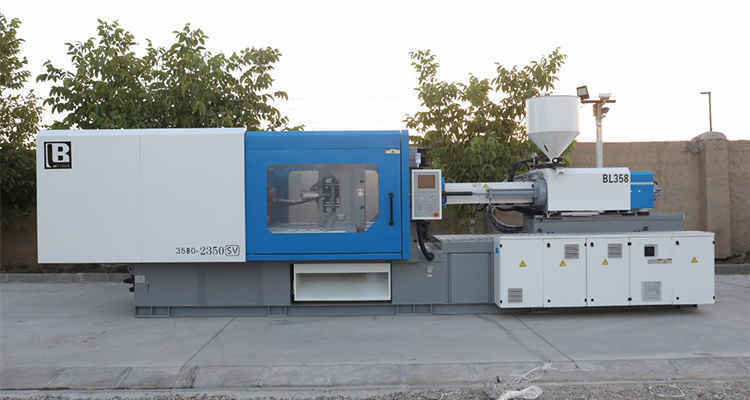 گلدان پلاستیکی